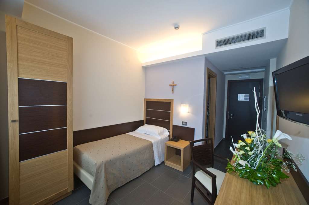 Hotel Vittoria San Giovanni Rotondo Pokoj fotografie