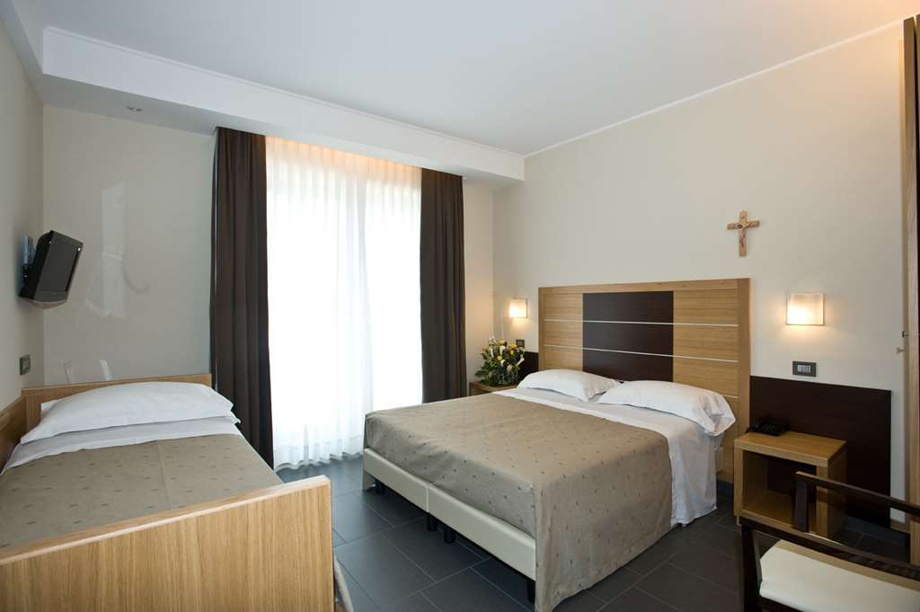 Hotel Vittoria San Giovanni Rotondo Pokoj fotografie